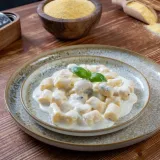 Kremasti valju&scaron;ci u alfredo umaku - recept koji će svi tražiti