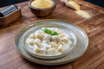 Kremasti valju&scaron;ci u alfredo umaku - recept koji će svi tražiti