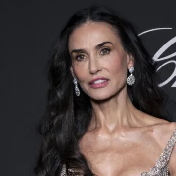 Demi Moore bacila Cannes na koljena: Ova haljina san je svake djevojčice