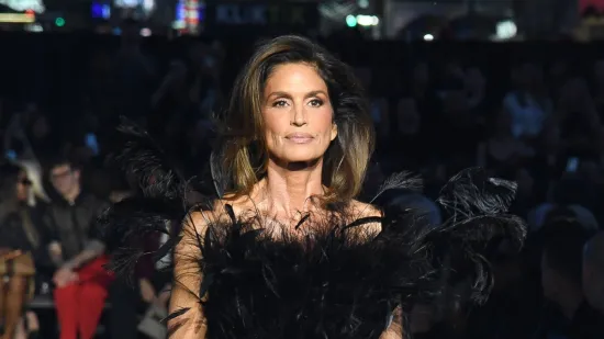 Jednom supermodel, uvijek supermodel: Cindy Crawford sa 60 pokorila modnu pistu