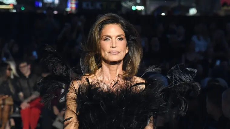 Jednom supermodel, uvijek supermodel: Cindy Crawford sa 60 pokorila modnu pistu