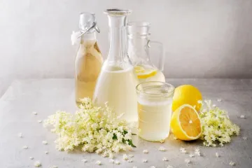 Najbolji domaći sok od bazge: Recept za mirisno ljetno osvježenje