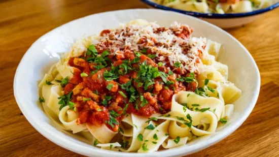 Tajna savr&scaron;enog bolognesea: Od klasičnog talijanskog rag&ugrave;a do veganske senzacije