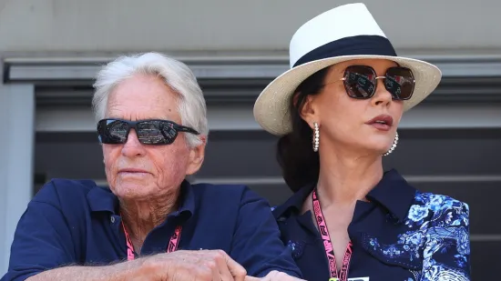 Monaco chic: Catherine Zeta-Jones plijenila pažnju u neobičnoj modnoj kombinaciji