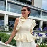 Nina Badrić u ljetnoj kombinaciji iz snova: Ovaj top odi&scaron;e elegancijom, evo gdje ga kupiti