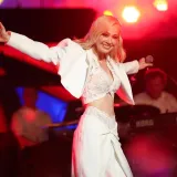 Jelena Rozga u fantastičnom odijelu proslavila 30 godina karijere, izgleda besprijekorno