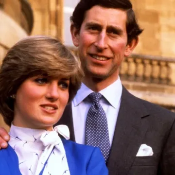 'Mrzim London': Nikad objavljene fotografije i pisma tek udane princeze Diane na aukciji