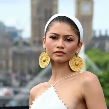 Zendaya kao grčka božica: Bijela haljina krila je genijalan detalj na leđima