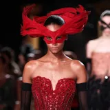Elie Saab odu&scaron;evio u Parizu: Mistične maske, čipka i rasko&scaron;ne haljine