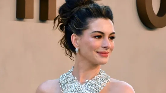 Anne Hathaway nova je kraljica trudničke mode: Svakom novom haljinom podiže ljestvicu