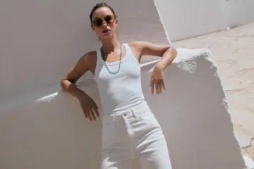 Bijela majica i potko&scaron;ulja kao baza svake garderobe: Evo gdje pronaći najbolje modele