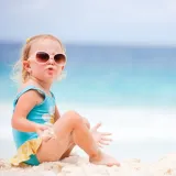 Vi&scaron;e nema izlike za golu djecu na plaži: Prona&scaron;li smo najslađe kupaće kostime za mali&scaron;ane