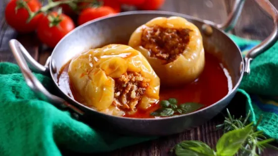 Sočne punjene paprike iz pećnice: Recept koji ćete poželjeti pripremati cijelo ljeto