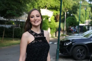 Aleksandra Prijović u bikiniju koji odi&scaron;e retro glamurom: Crno-bijeli spoj koji osvaja