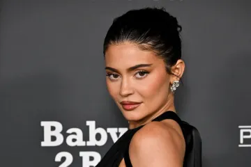 Najveću nesigurnost pretvorila je u milijunski biznis: Ovako se Kylie Jenner mijenjala kroz godine