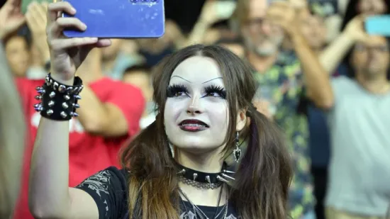 Unikatan make-up ove mlade dame privukao pažnju na koncertu u Varaždinu