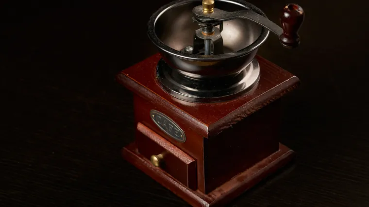 [KVIZ] Znaš li čemu su služili ovi starinski predmeti?