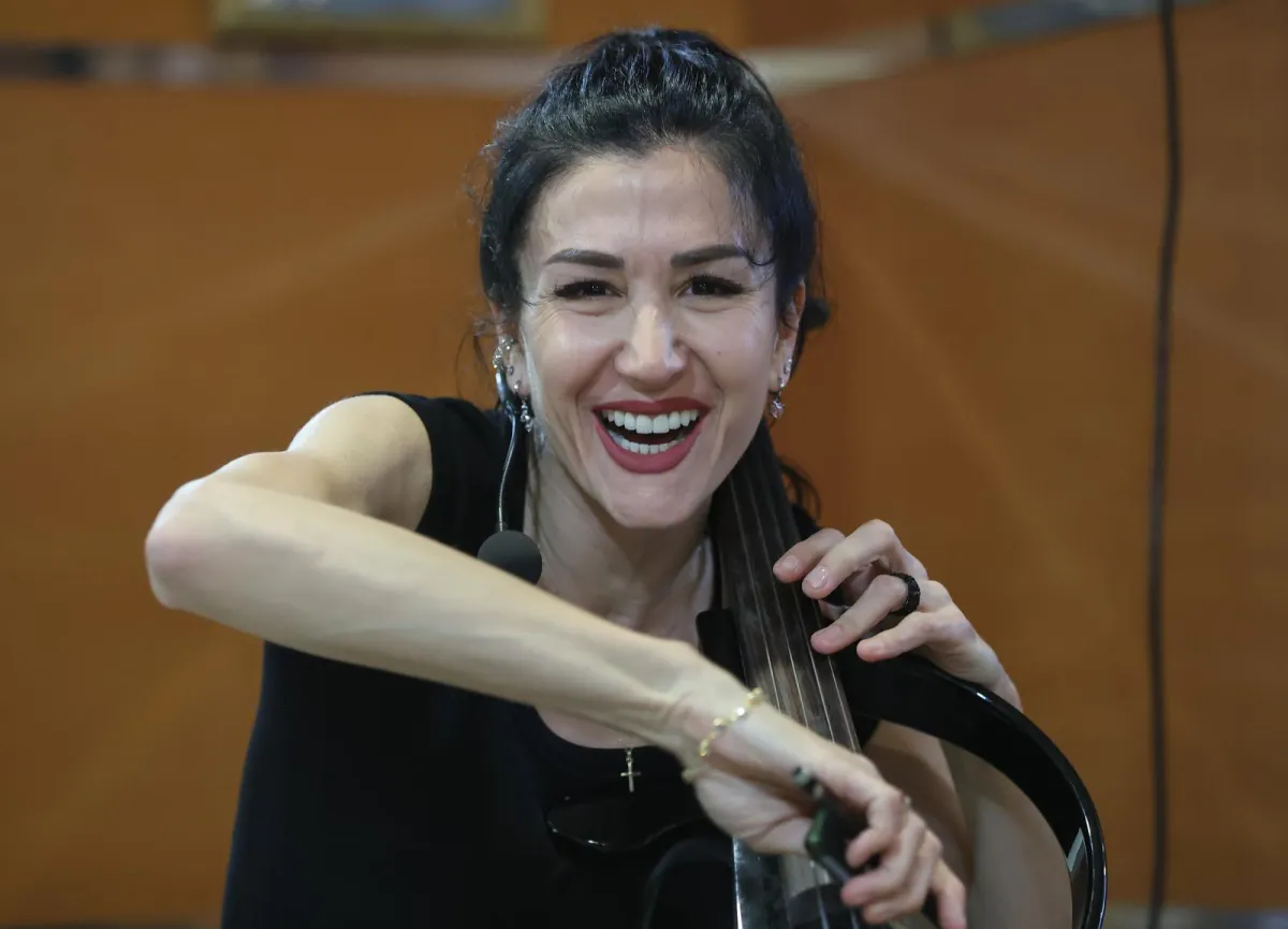 Ana Rucner o novoj pjesmi i beauty navikama: 'Nelagodno se osjećam ako imam previše šminke na licu'