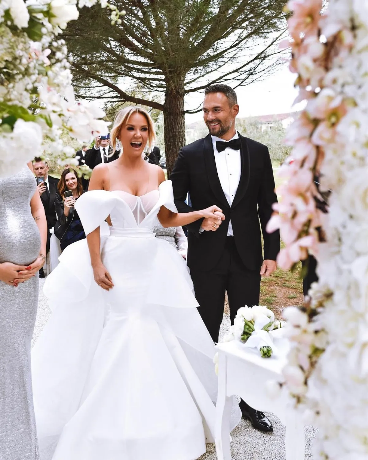 Maja Šuput nakon objave o razvodu izdominirala na pozornici: Raspametila publiku u prozirnoj kombinaciji