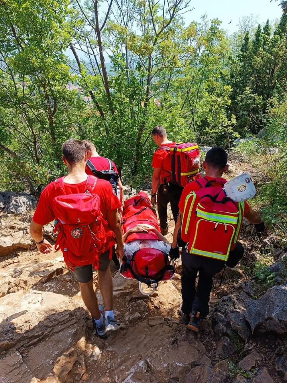 HGSS spašavao hrvatske hodočasnike: Vrućina i zahtjevan teren izazvali val ozljeda