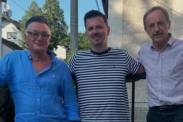 Ekspert Matej Sakoman s obitelji se druži sa Simonom, i Jeannette im se pridružila: 'U dobrom društvu'