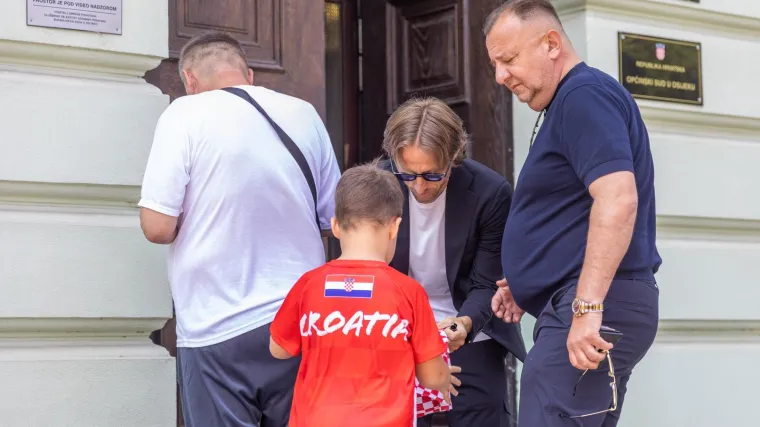 Modrić izazvao delirij nakon izlaska iz sudnice: Jedna žena se baš potrudila uslikati Luku