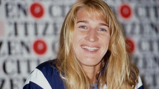 Teniska ikona danas izgleda bolje nego ikada: Steffi Graf plijeni plavim uvojcima
