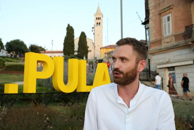 Momčilo Otašević prisluškivao Jelenu Perčin: Ona ga prijavila pa povukla tužbu