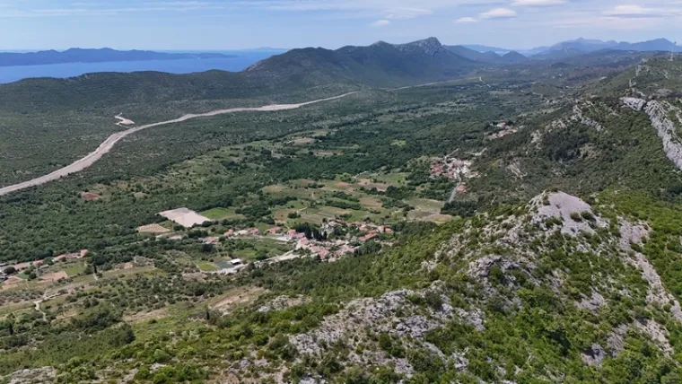 Špilja na Pelješcu sa strašnom tajnom? Našli lubanju i kovrče: 'Ne znamo je li namjerno'