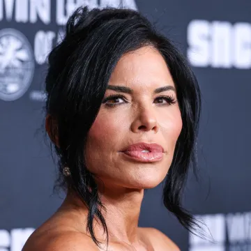 Fotografije iz prošlosti skriva 'kao zmija noge': Kako je Lauren Sanchez izgleda prije operacija?