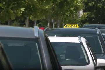 Kreće sezonski 'rat' među taksistima: Za istu udaljenost cijena se kreće od 16 do 120 eura