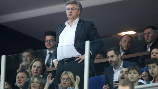 Jeste li prijemijetili koliko se Plenković promijenio: Pogledajte kako je izgledao prije 6 mjeseci a kako sada