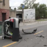 Krš i lom na jugu zemlje: Auto se prevrnuo, ženu odvezli u bolnicu