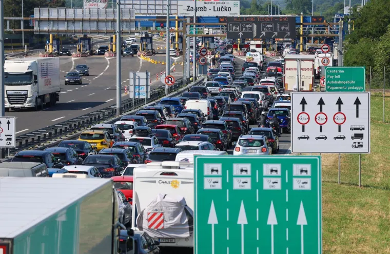 Povremeni zastoji na autocestama, kolone nešto manje nego jutros