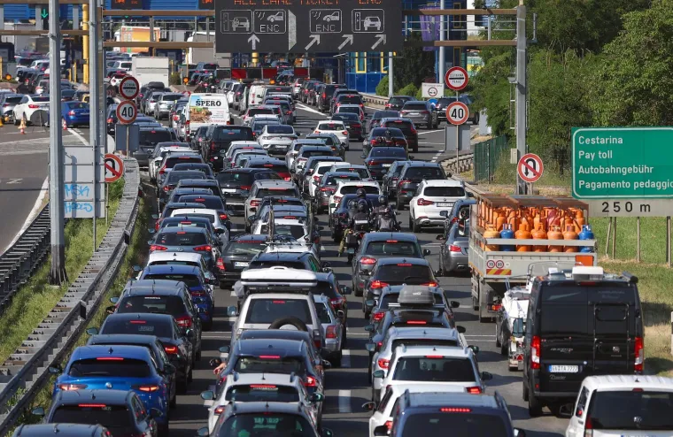 Povremeni zastoji na autocestama, kolone nešto manje nego jutros