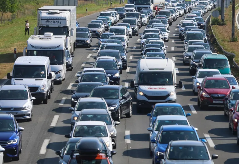 Povremeni zastoji na autocestama, kolone nešto manje nego jutros