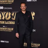 Jason Segel se zaručio: Zvijezda 'Kako sam upoznao vašu majku' zaprosio djevojku u vrtu