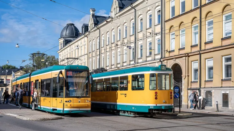 Tramvaj izletio s tračnica i zabio se u pizzeriju punu ljudi: Ozlijeđeno nekoliko osoba