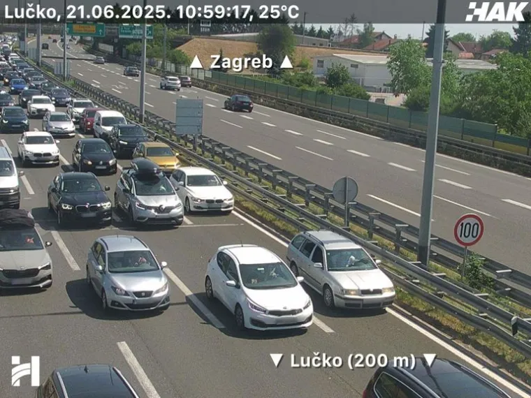 Udarni početak ljeta: Pogledajte kolone kod Lučkog prema moru, usporeno na A1