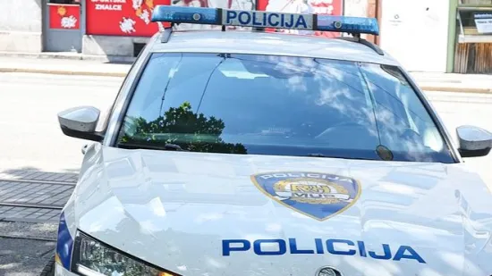 Mačetom pokušao ubiti muškarca u obiteljskoj kući