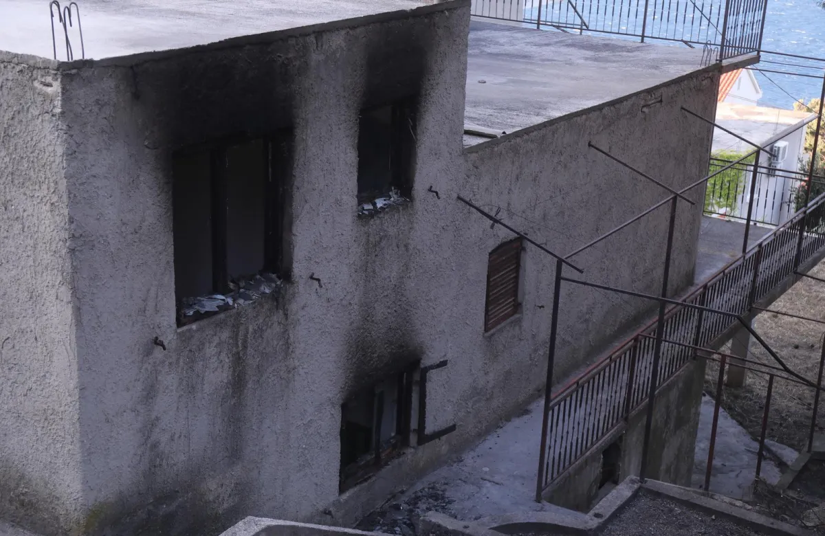 Vatrogasci kod Omiša noćas spriječili nekoliko manjih propaljivanja