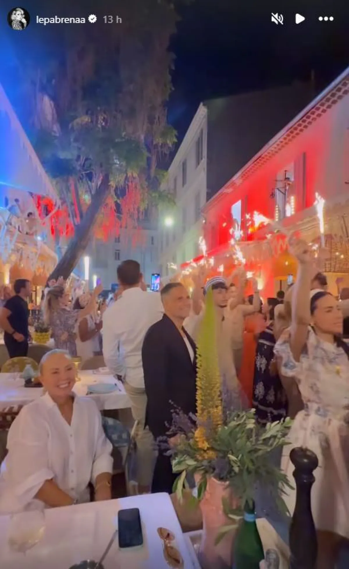 Lepa Brena pobjegla od svakodnevice: Uživa na Azurnoj obali bez puno pompe