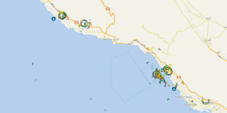 Brodovi posloženi u krug kao NLO? Misterij izazvao kaos uz iransku obalu