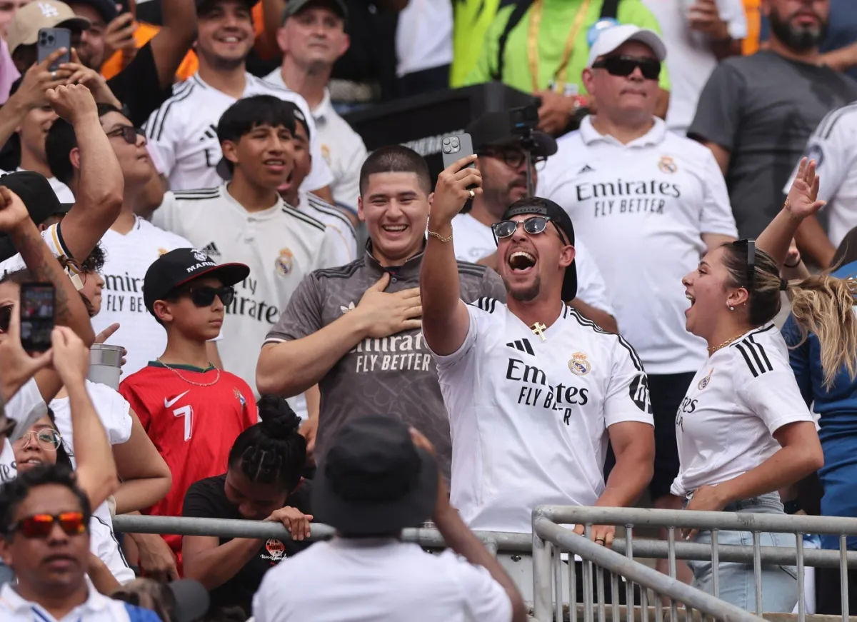 Ušao s dresom Barcelone na tribinu s navijačima Reala i pokajao se: Reakcija je bila brza i bolna