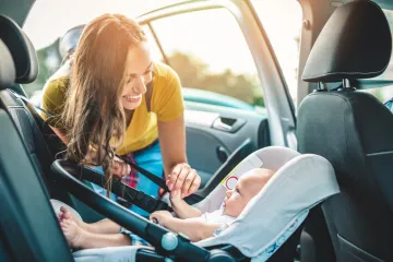 Uskoro ćete na ljetovanje s bebom? Uz dobru pripremu, odmor može biti bezbrižan