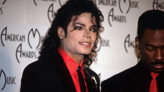 Od zlostavljanog djeteta do kralja popa! Znate li kako je Michael Jackson izgledao prije operacija?