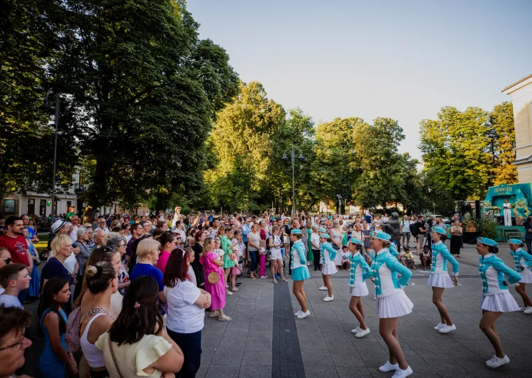 Spoj tradicije, emocije i kulture na otvorenom!
