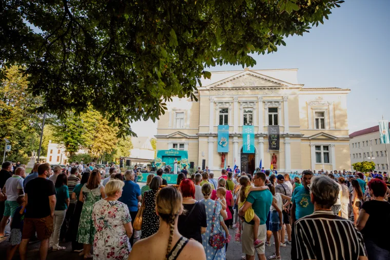 Spoj tradicije, emocije i kulture na otvorenom!