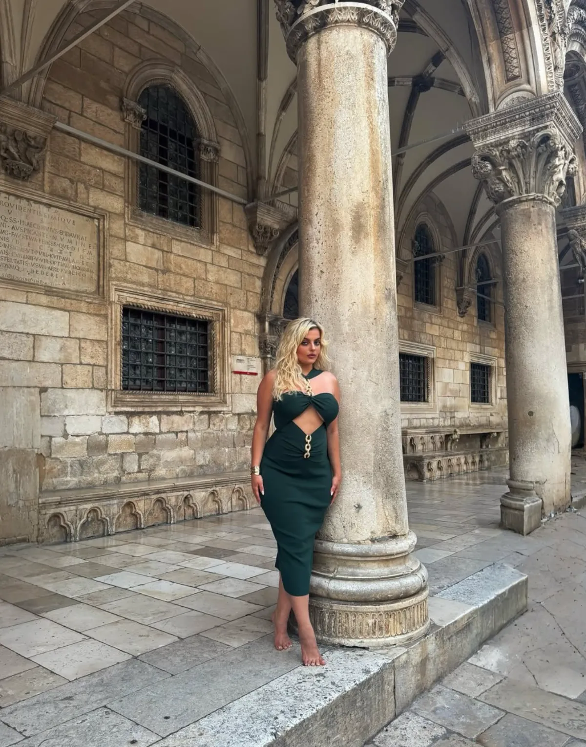 Obožava Hrvatsku: Pjevačica albanskog podrijetla privukla pažnju objavama iz Dubrovnika