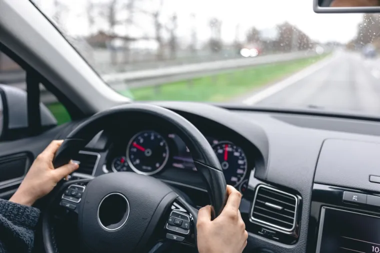 Evo koliko kilometara možete voziti bez točenja goriva kad se upali lampica